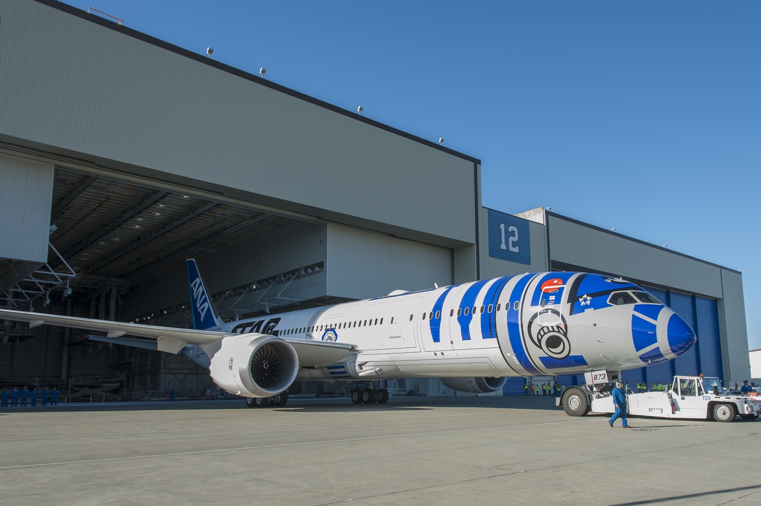 r2 d2 is still not the droid youre looking for but its plane youll want to fly on boeing ipb license external use ana star wa