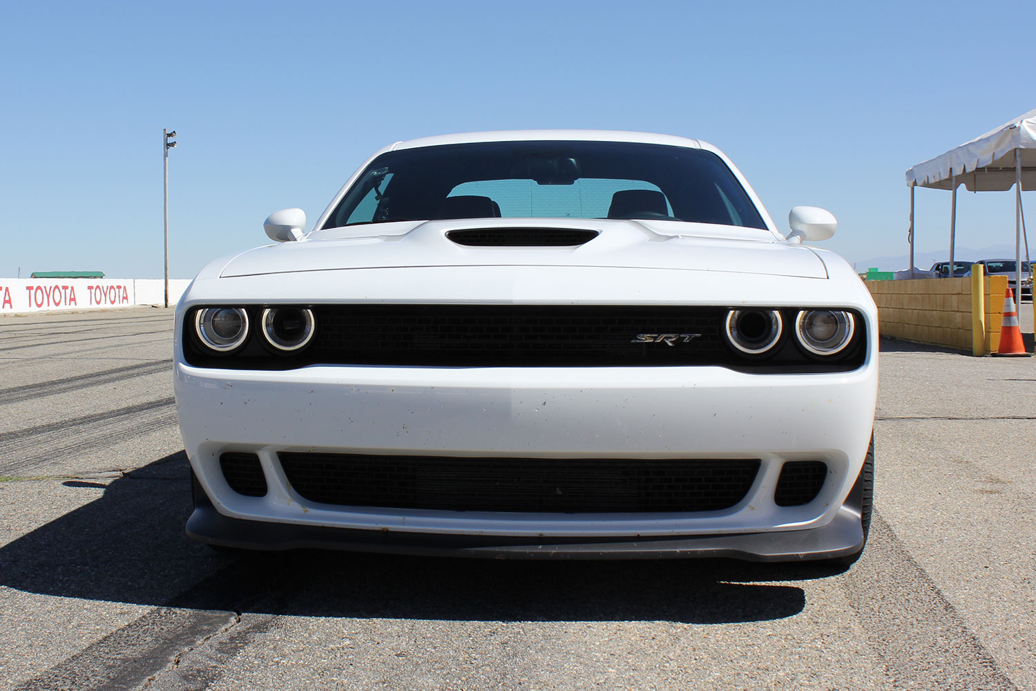 2015 dodge charger challenger srt hellcats track review and hellcat on front full 2