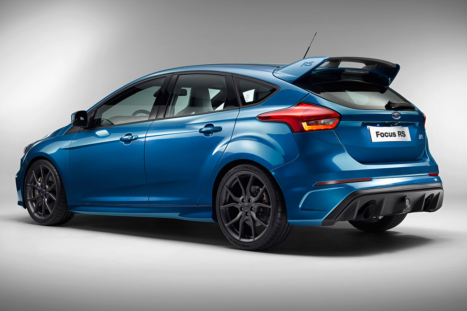 ford focus rs pricing performance specs news 06