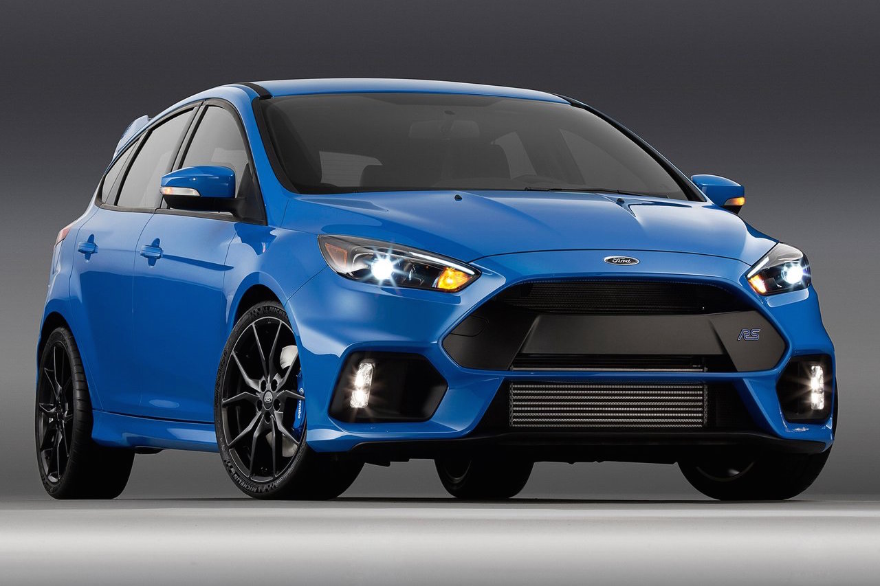 Ford Focus RS front angle
