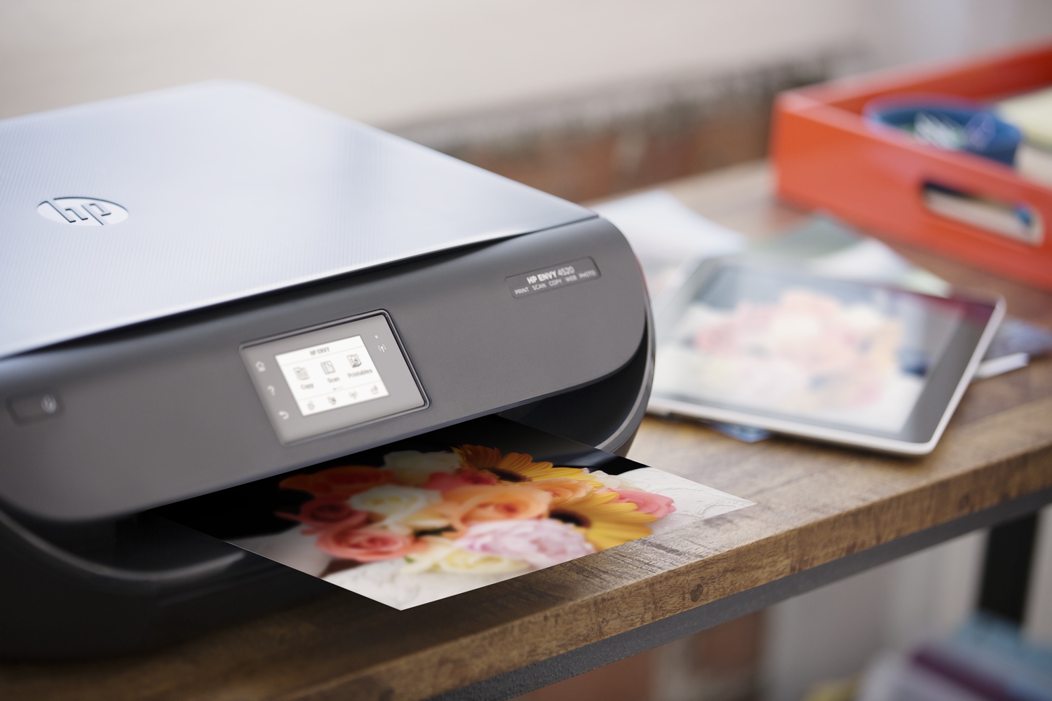 hp puts spotlight on instant ink refill program with new inkjet printers envy 4520 enviro2