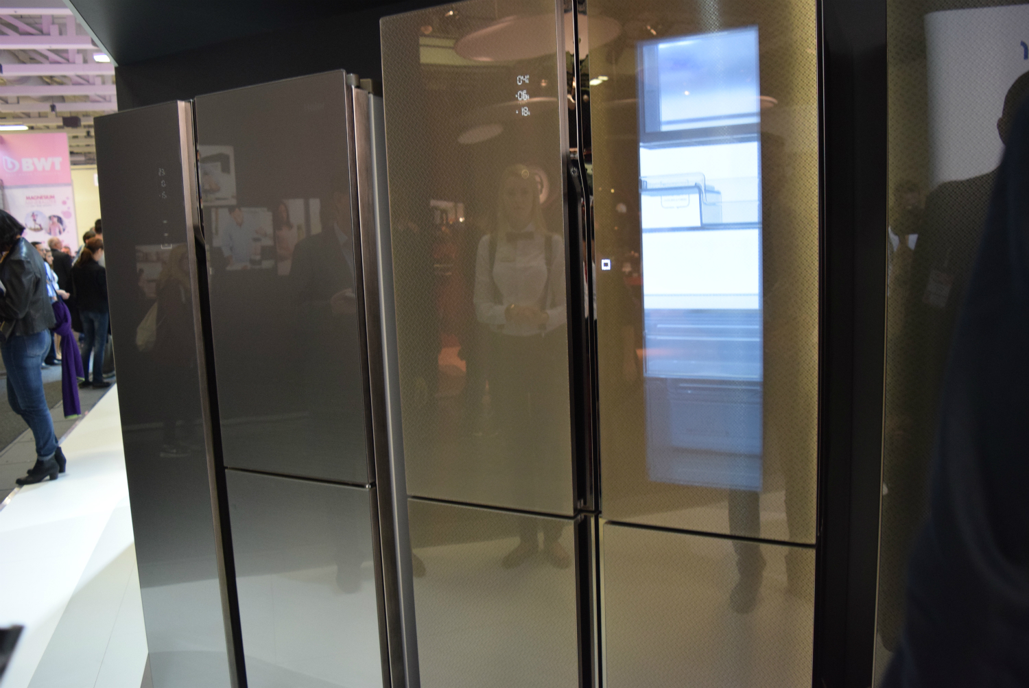 bekos homecream fridge has a built in ice cream maker haier smart window 6