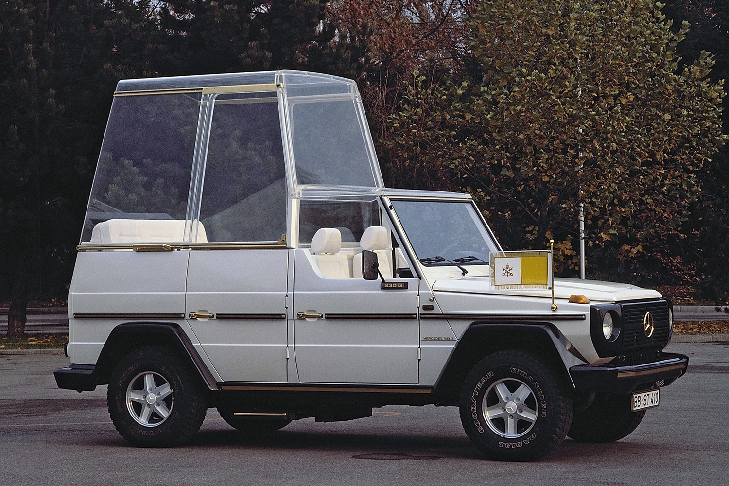 Папамобиле. Mercedes папамобиль. Гелендваген папамобиль. Mercedes g class 1979. Гелендваген 1980.