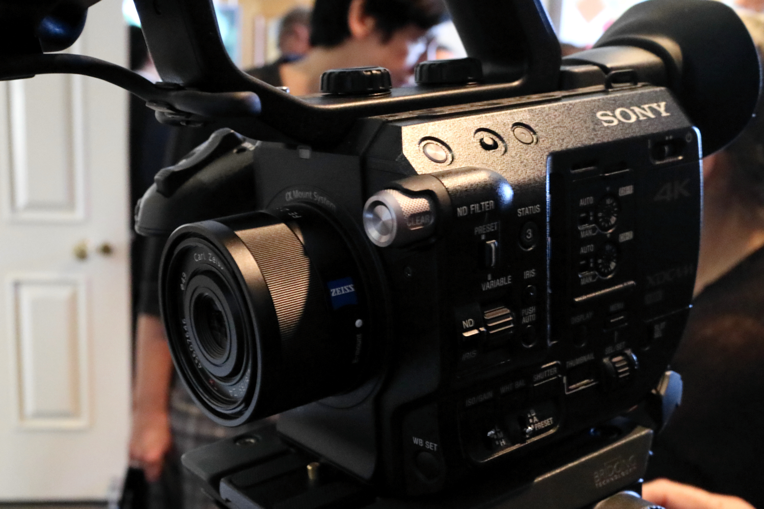 sonys compact 4k super 35mm camcorder will take your youtube videos to next level sony fs5 2
