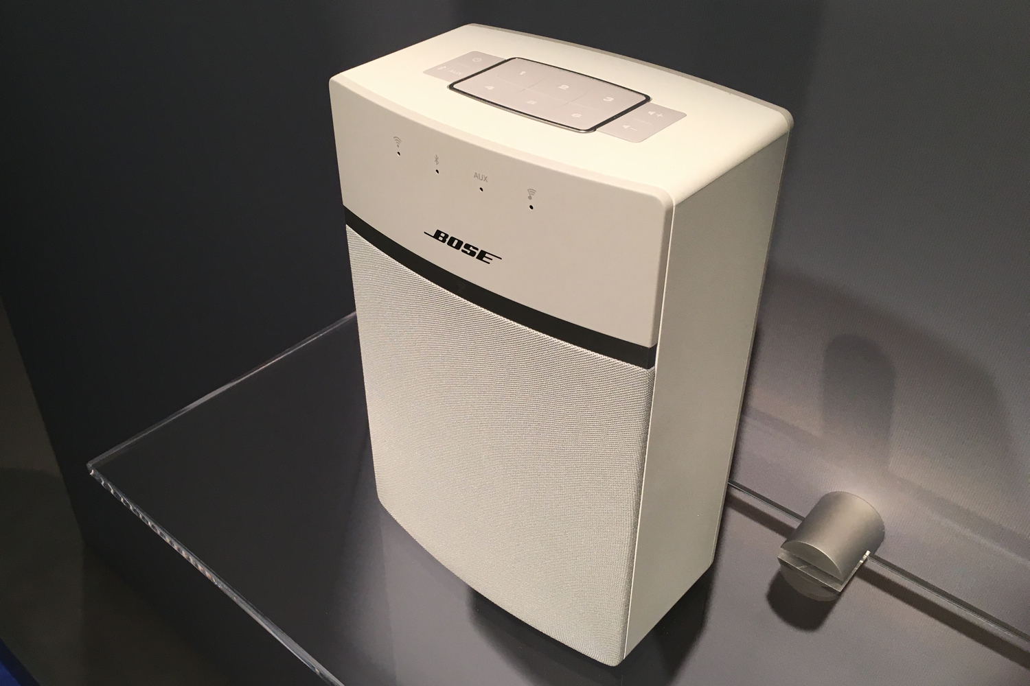 bose adds affordable but powerful bluetooth speaker to soundtouch wireless system soundtouch10 2