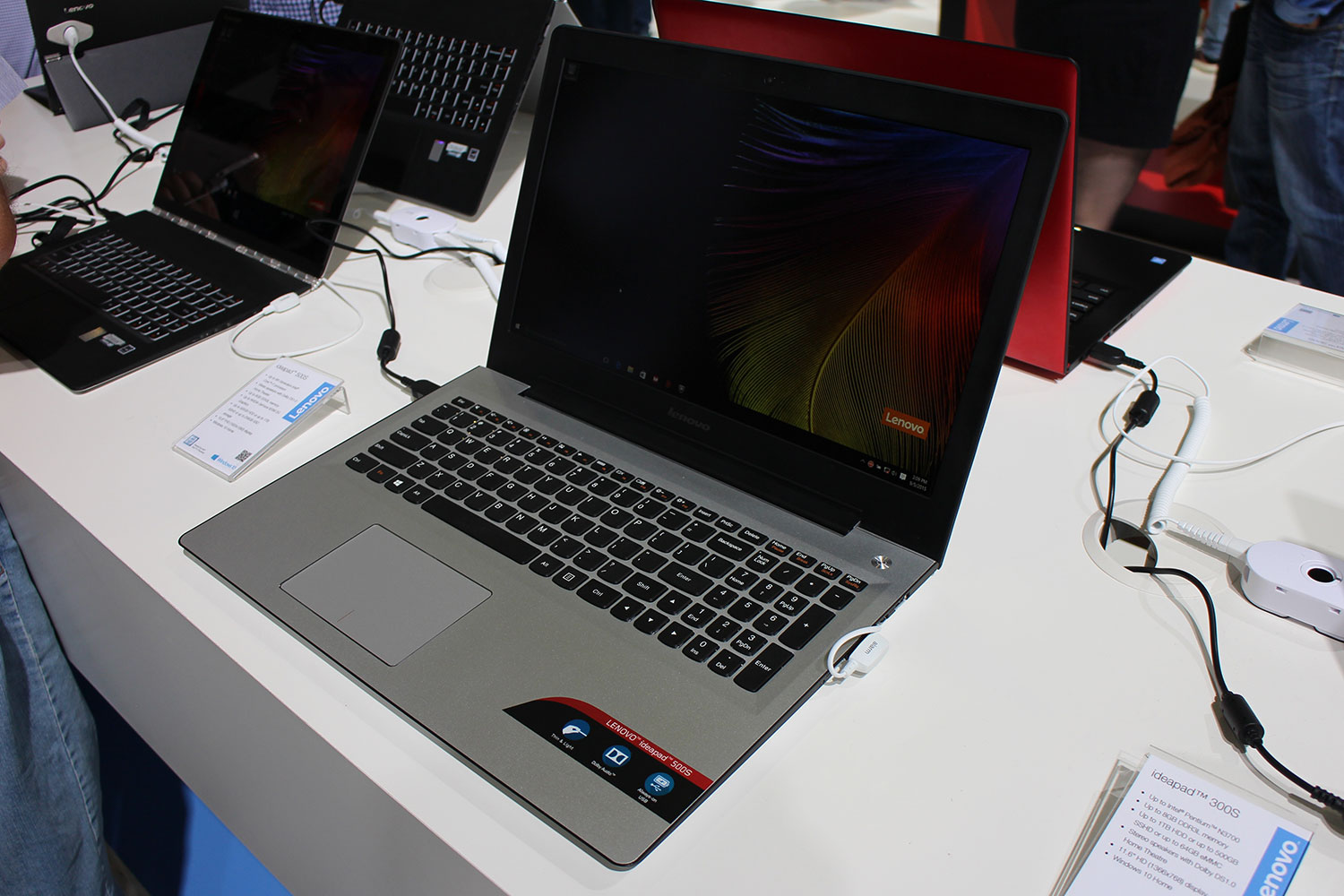 the new laptops of ifa 2015 lenovo 300s  23