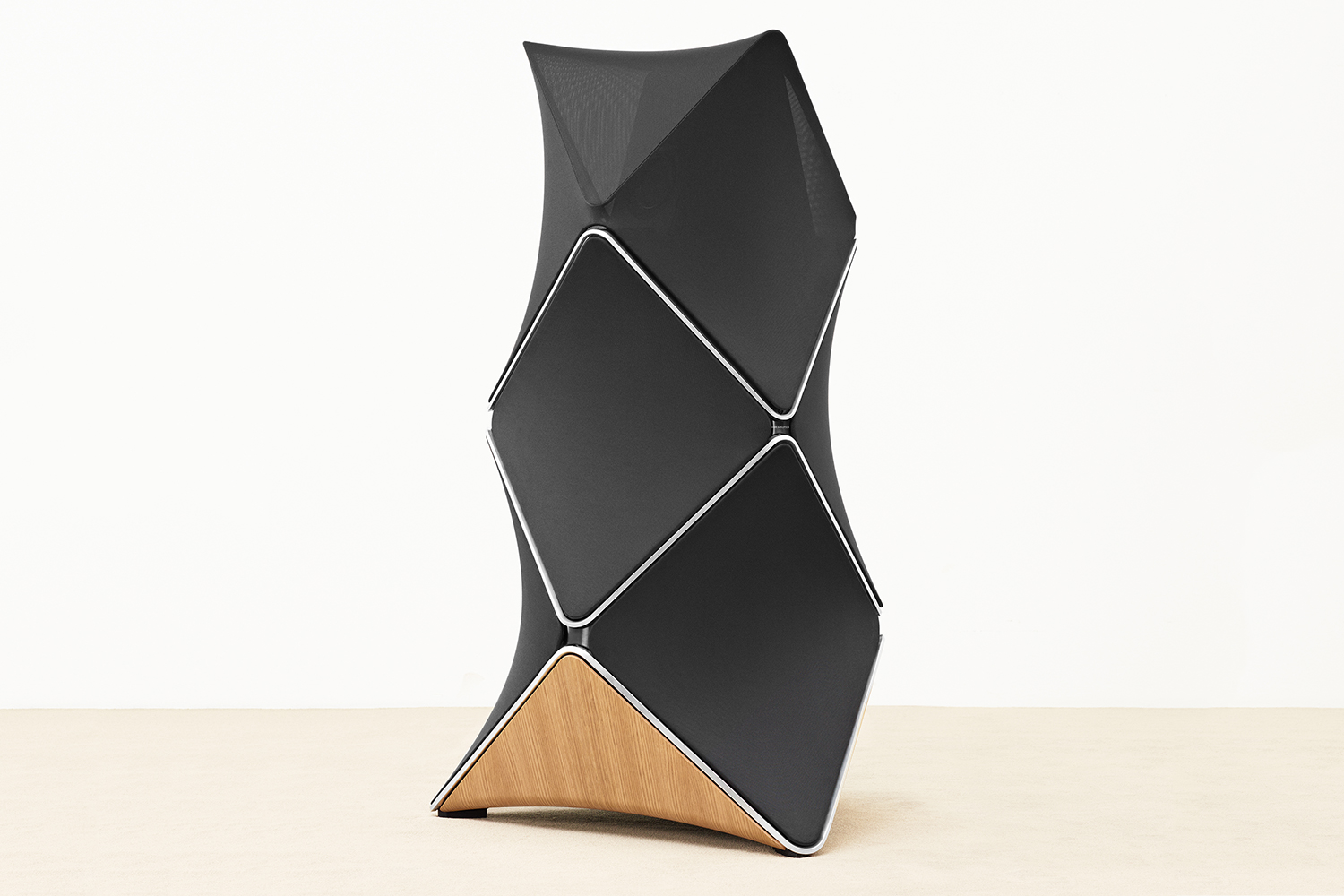 bang and olufsen beolab 90 speakers sweet spot 15cs me03