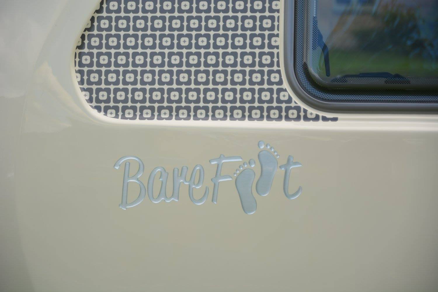 barefoot caravan makes cool curved campers 008