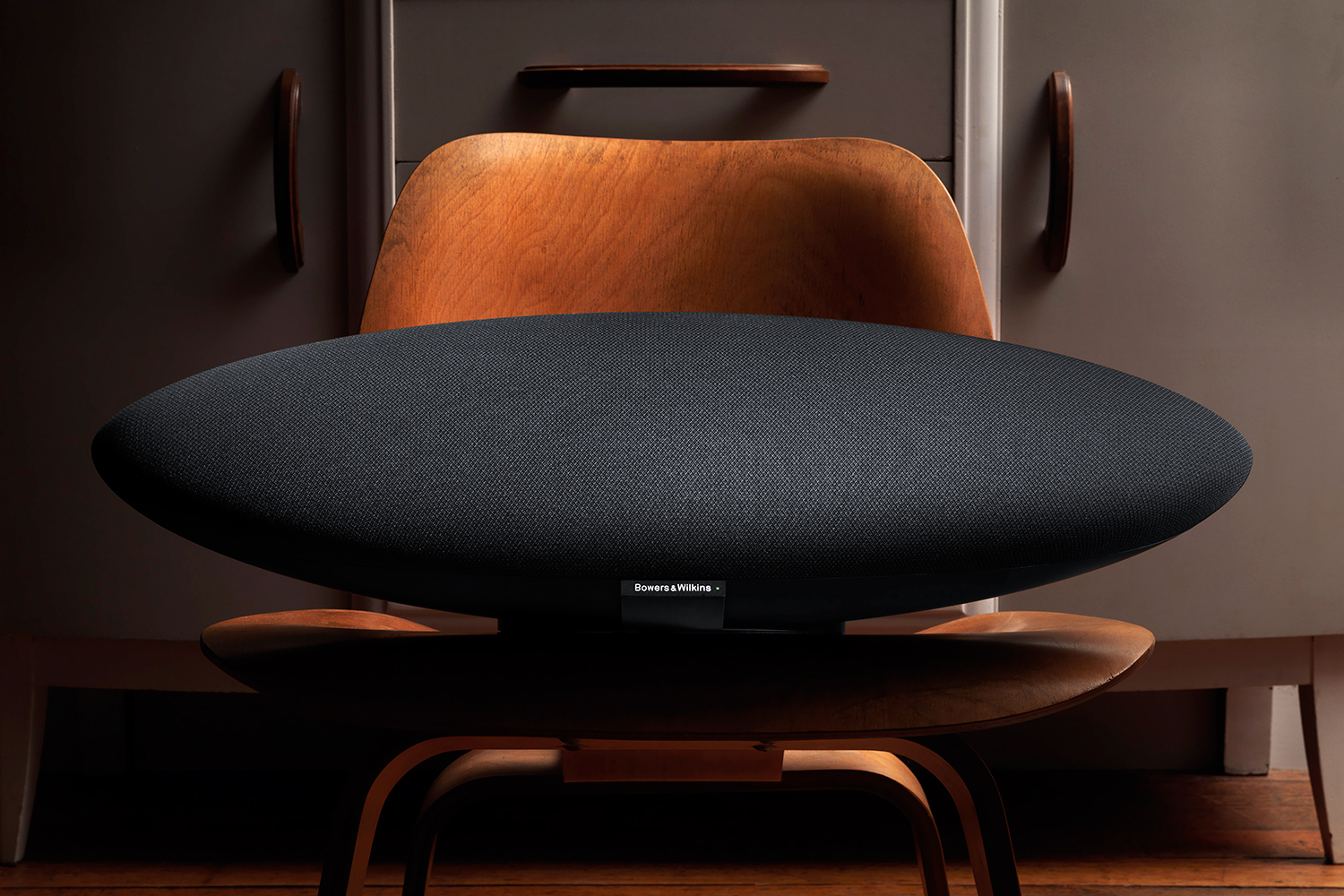 hands on bowers wilkins announces zeppelin wireless  shot6