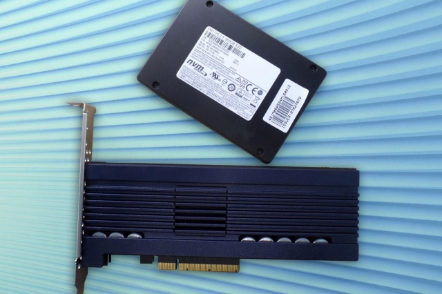 samsung shows prototype 3d nand ssd with16tb of monstrous speed pm1725