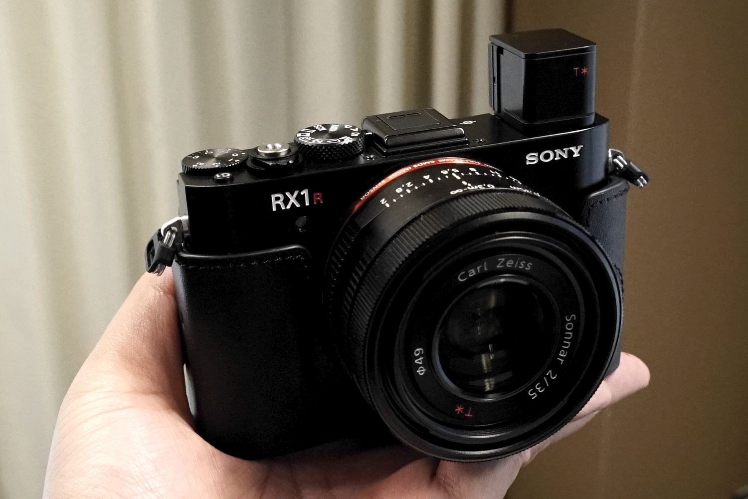 sony cyber shot rx1r 2 rx1r2 preview 1