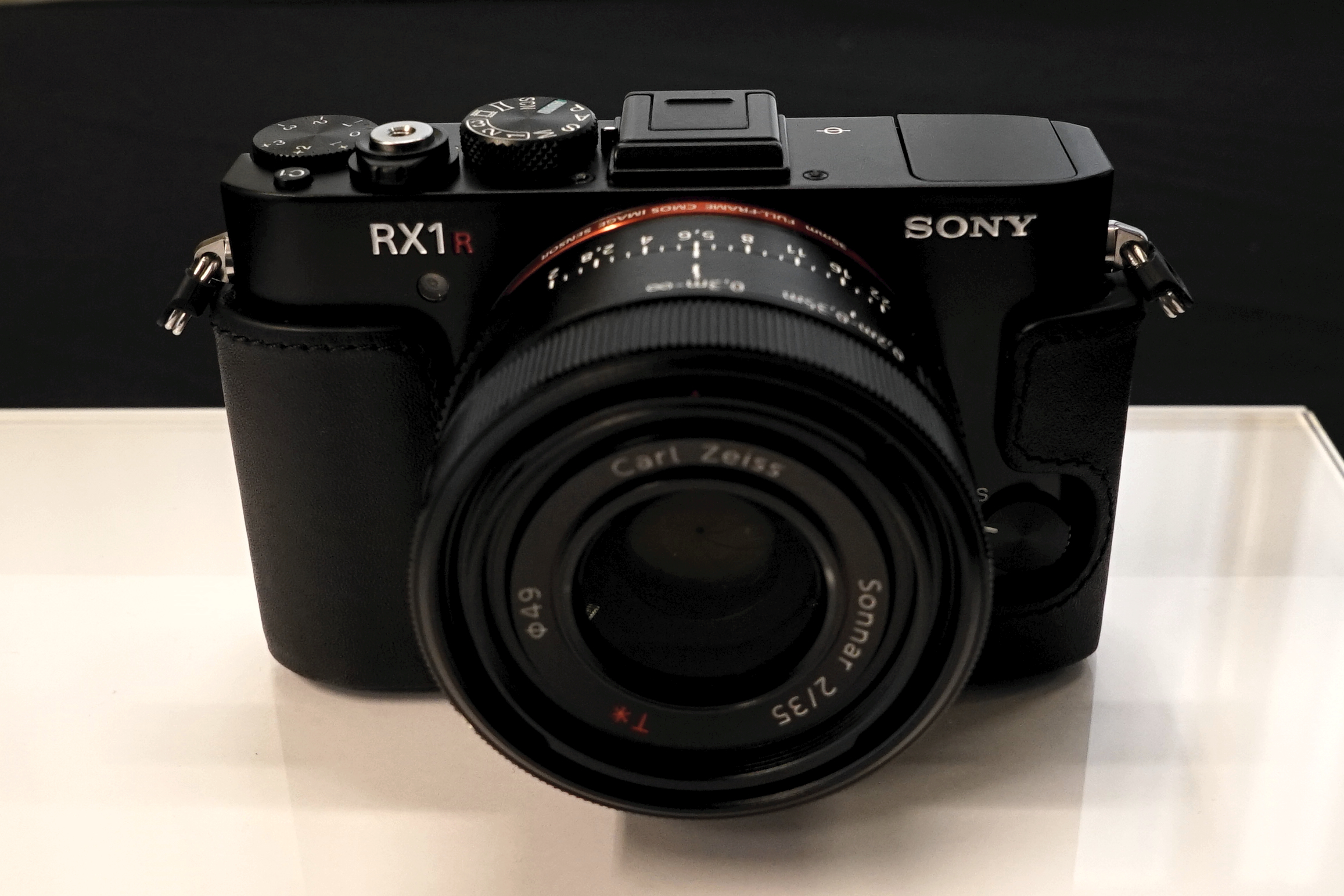 sony cyber shot rx1r 2 rx1r2 preview 12