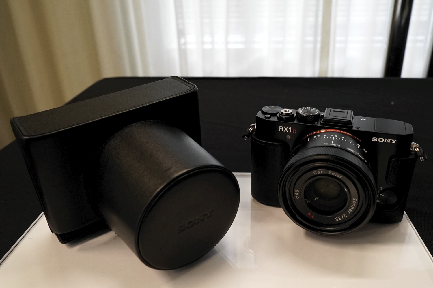 sony cyber shot rx1r 2 rx1r2 preview 14