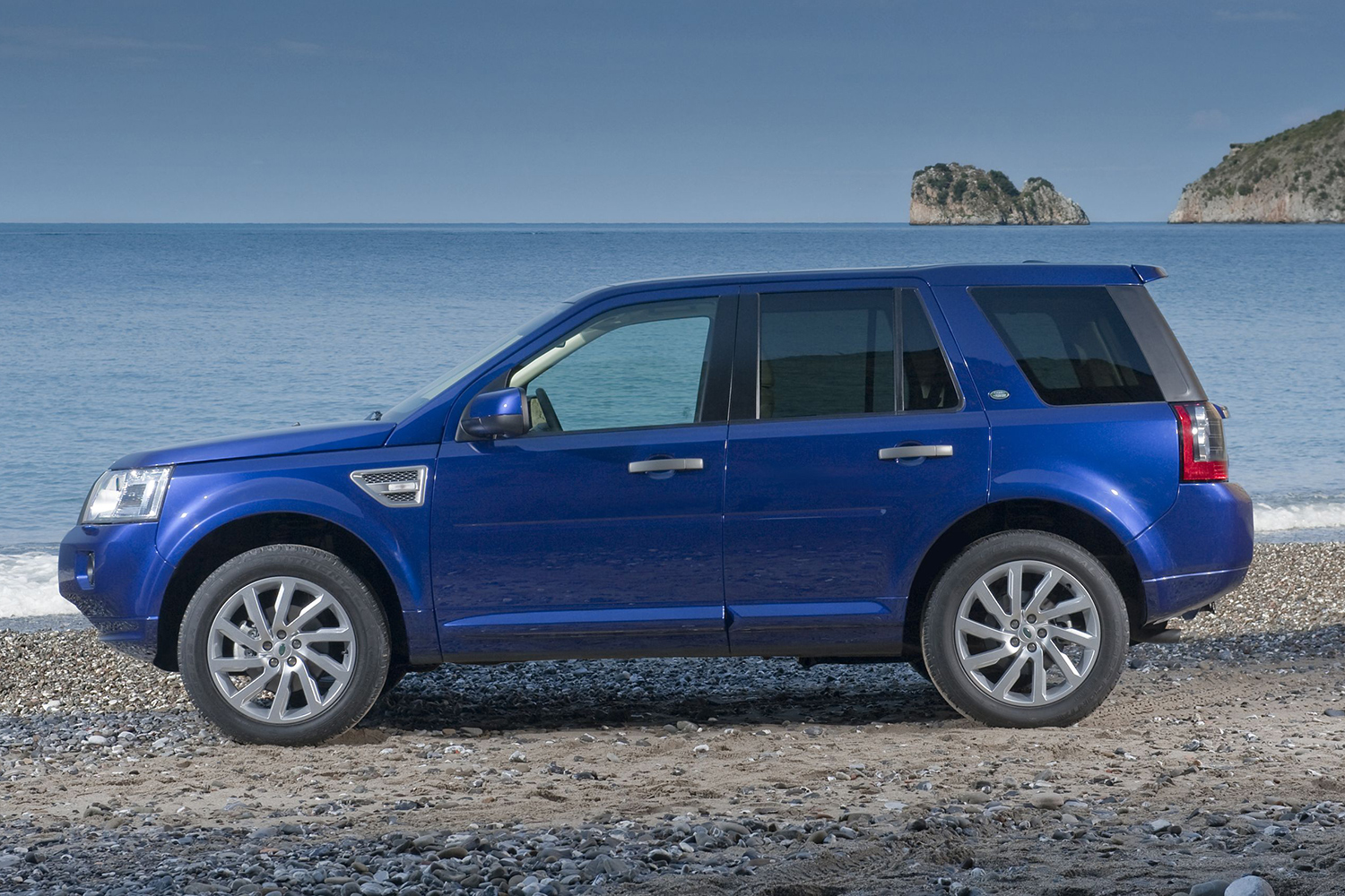 11 cars that will go extinct in 2016 2011 land rover lr2 2