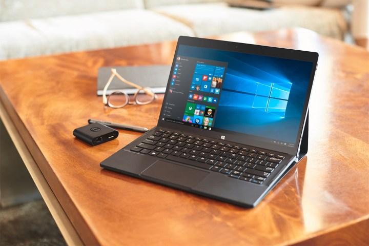 dells 2 in 1 xps 12 packs a 4k display and skylake chip into fanless system dell 2015