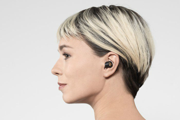 earin wireless earbuds now available at best buy photo001 700x700