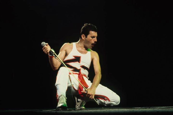freddie mercury notebook set to be auctioned