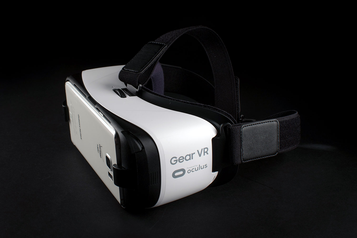 Samsung vr oculus. Samsung Gear VR. Gear VR r324. Oculus Интерфейс VR. Samsung Gear VR комплектация.