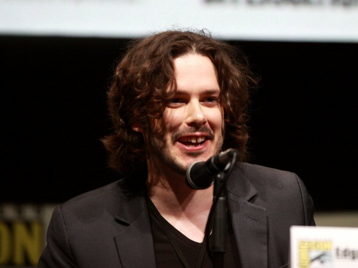 Edgar Wright speaking at a panel at Comic-Con.