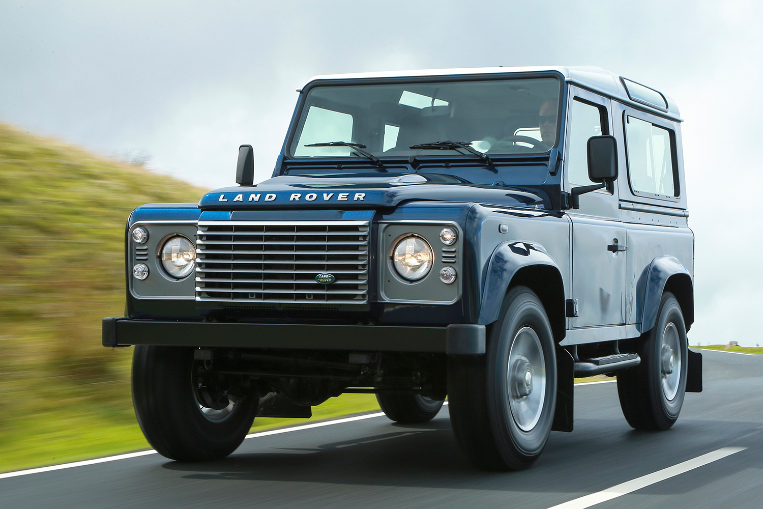 11 cars that will go extinct in 2016 land rover defender 14