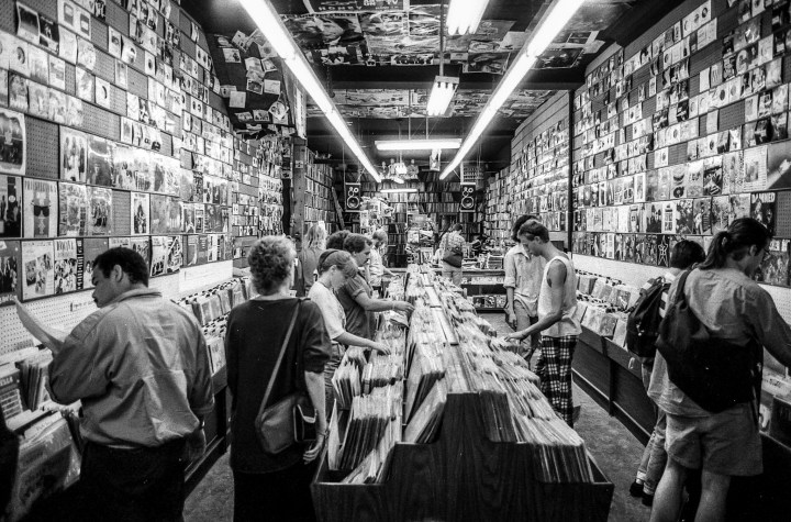 vinylhub record shop catalog discogs vinyl
