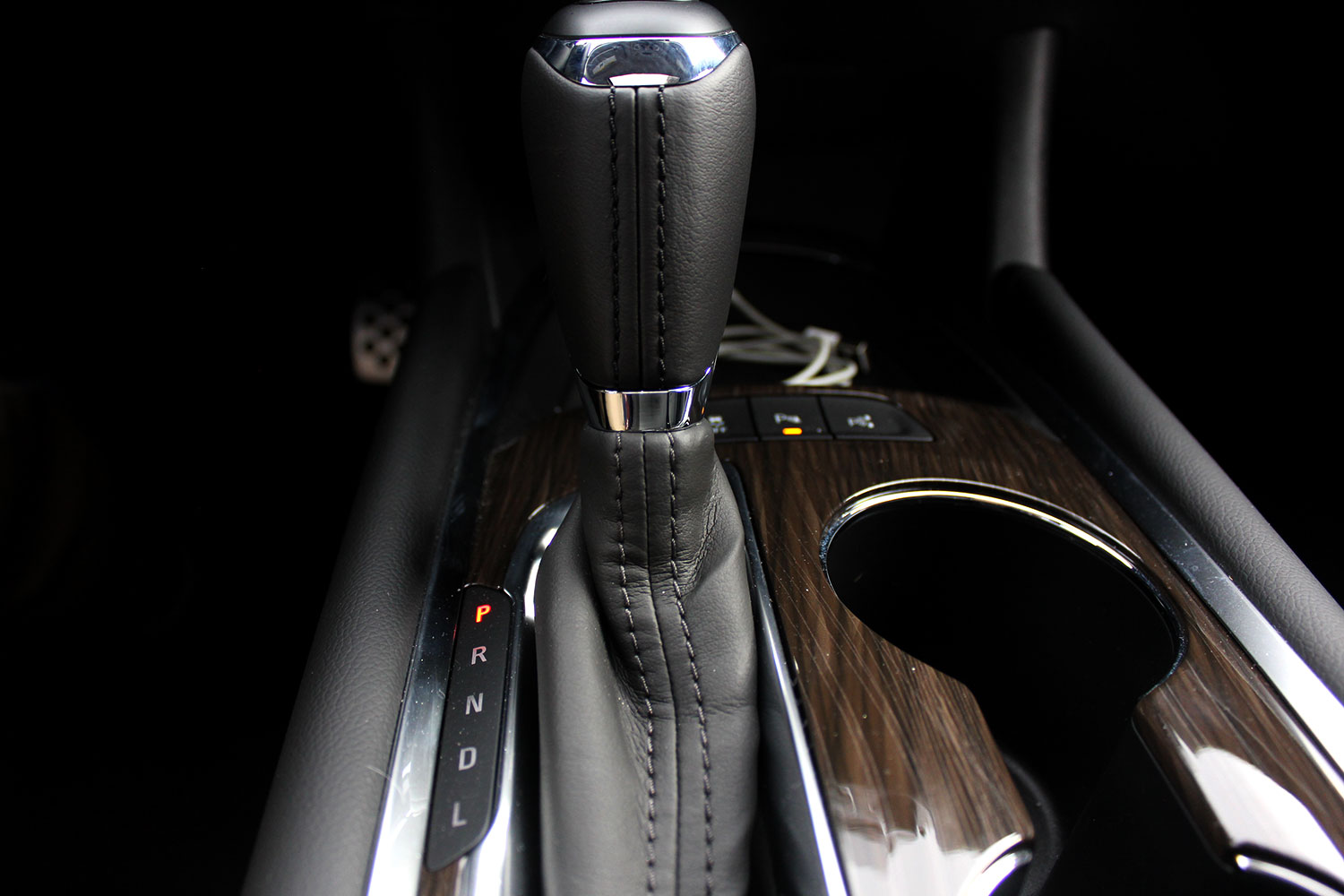 2016 chevrolet malibu first drive gearstick 2