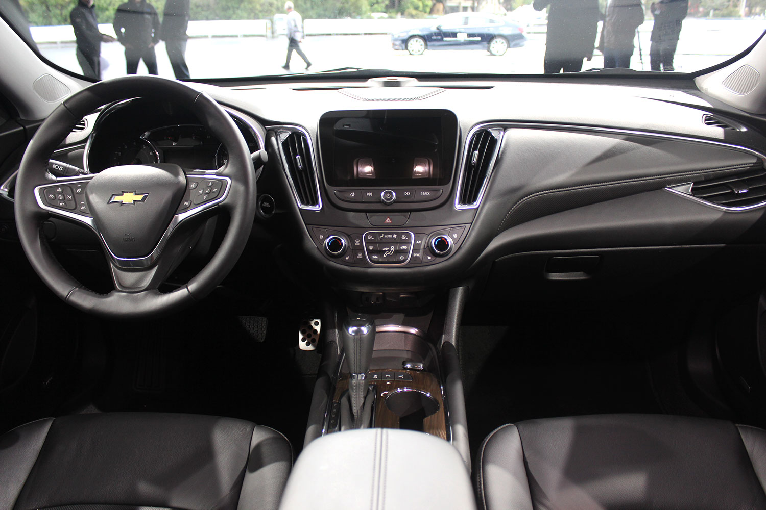 2016 chevrolet malibu first drive interior front