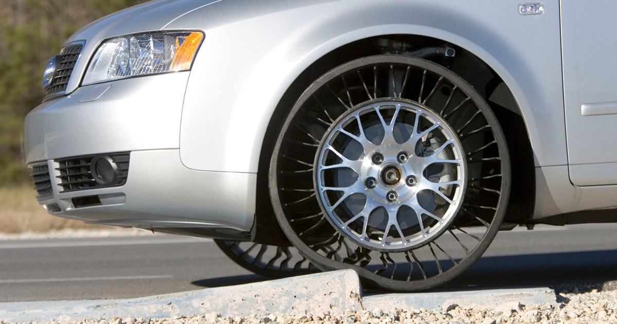 Автомобильные шины для легковых автомобилей. Безвоздушные шины Мишлен. Безвоздушные шины для автомобиля Michelin. Шины Мишлен без воздуха. 1) Michelin-Tweel безвоздушные шины.