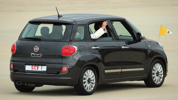 Pope Francis Fiat 500L