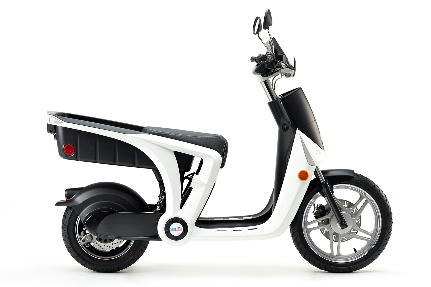 mahindra genze 2 0 scooter colorsurvey 0013 white