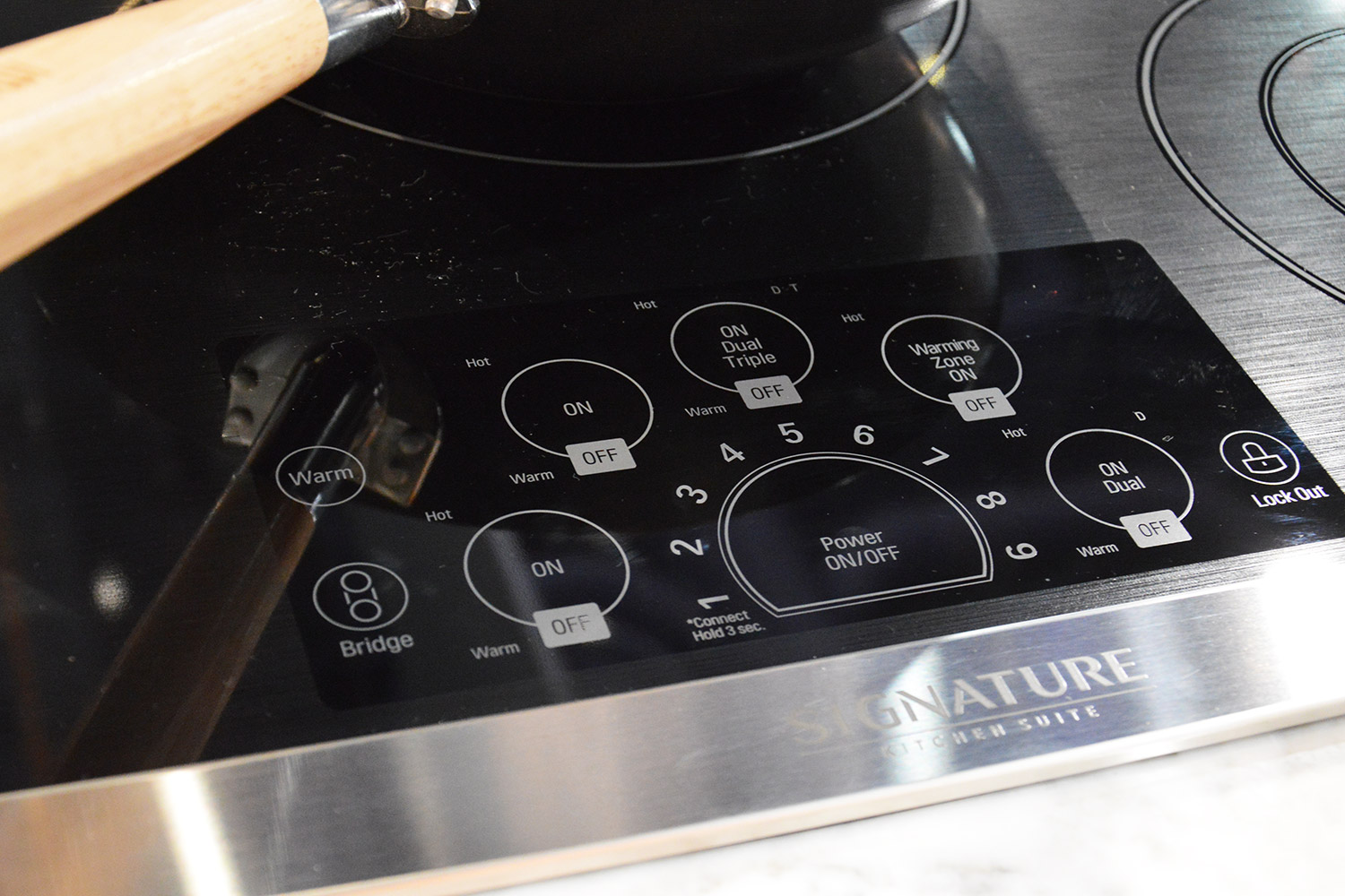 signature is a luxury smart appliance brand from lg kitchen suite electric cooktop 0376