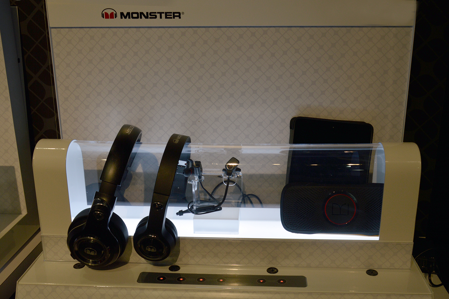 monster boombox blaster elements headphones ces lineup