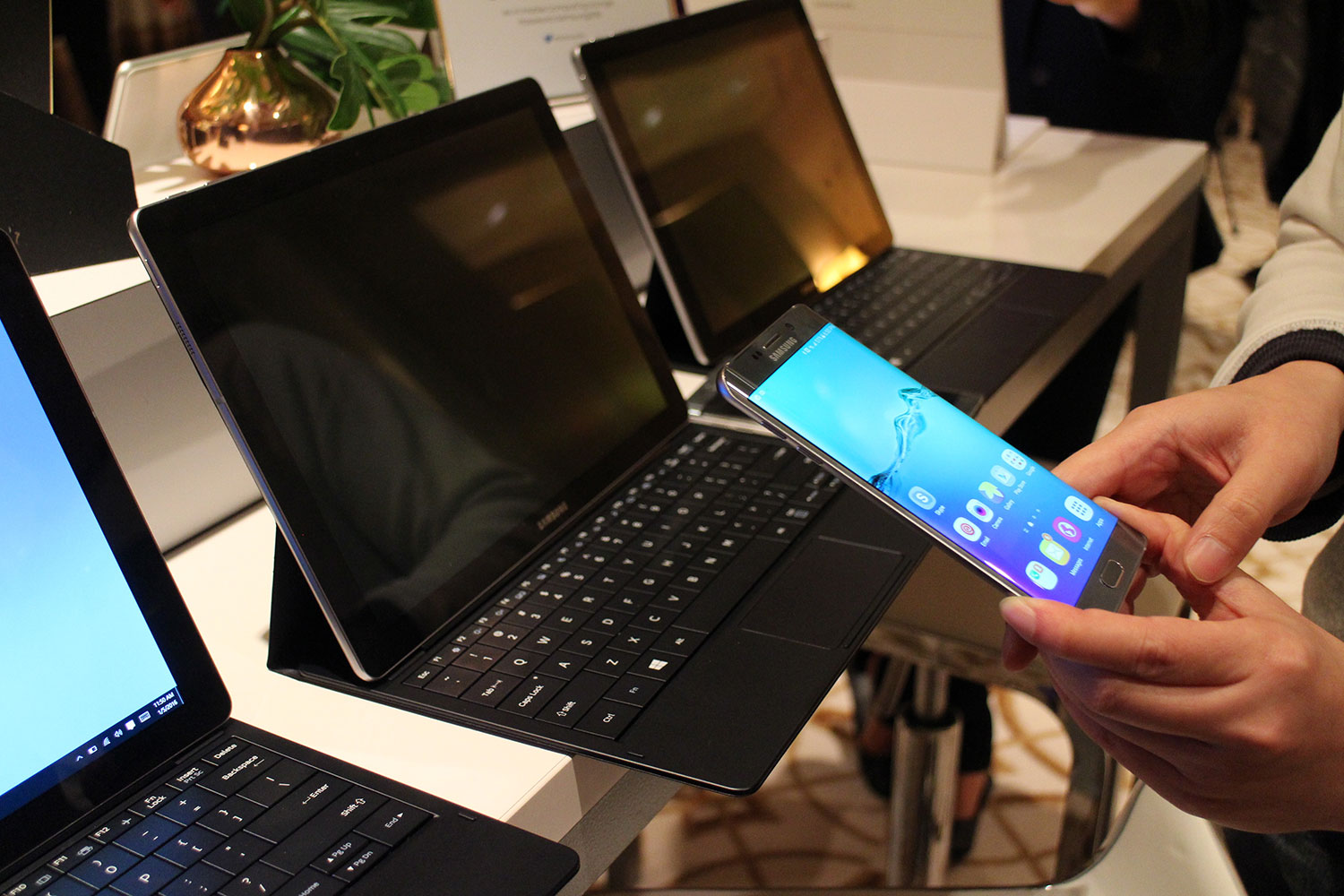 samsung tabpro s hands on ces 2016 galaxy 9792