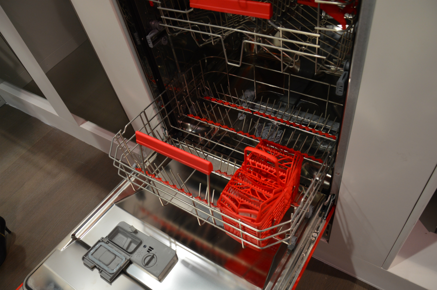 smeg introduces a retro dishwasher and bigger fridge 8