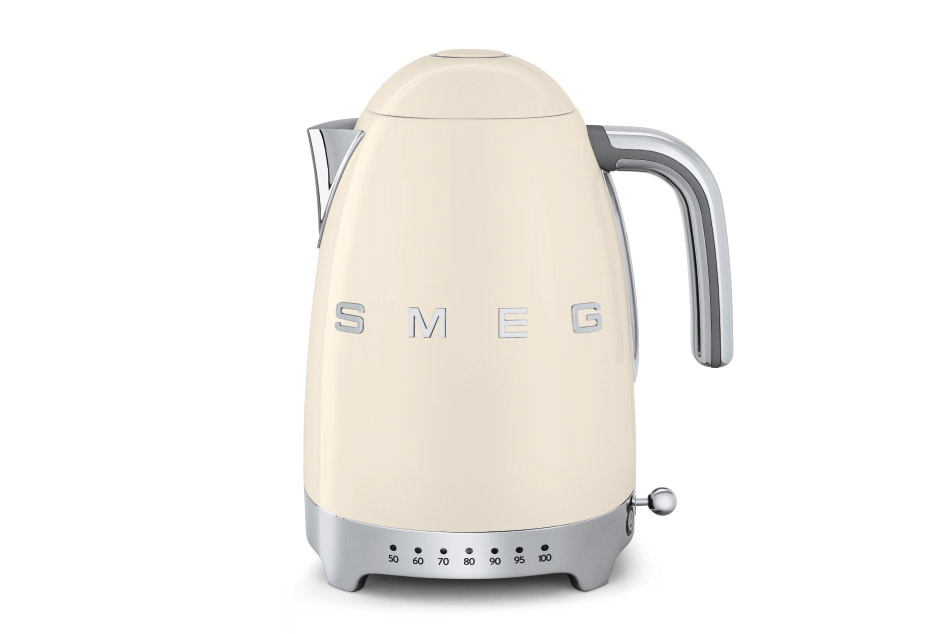smeg introduces a retro dishwasher and bigger fridge klf01  50s style electric kettle