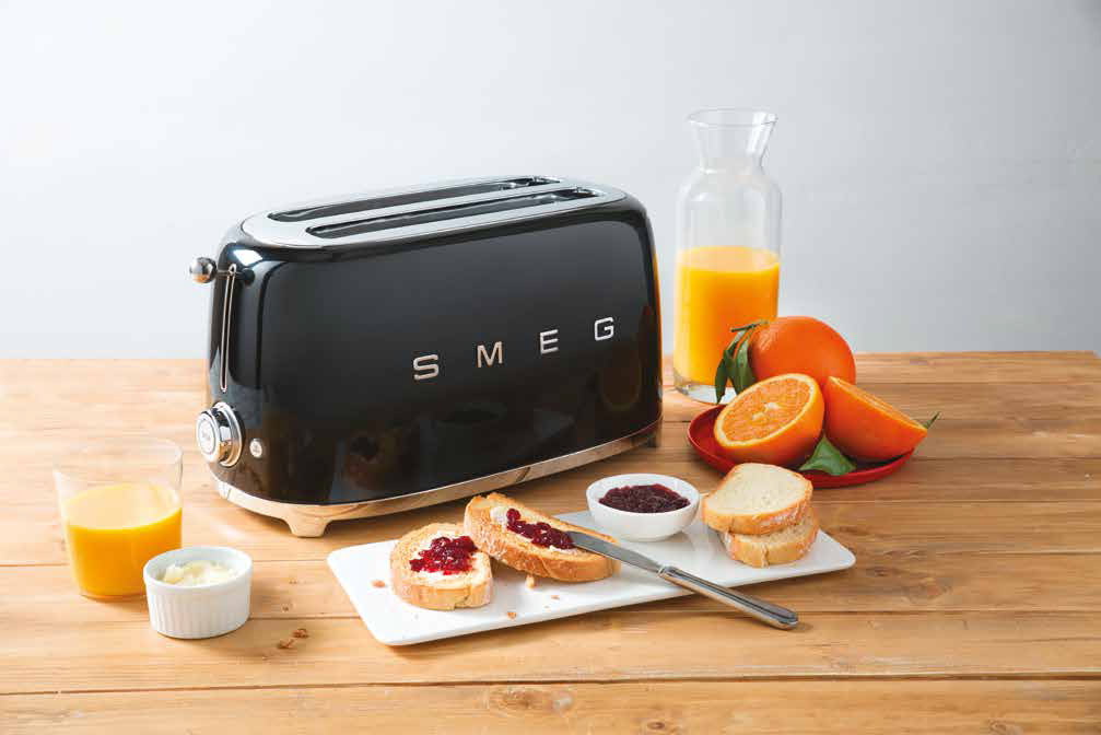 smeg introduces a retro dishwasher and bigger fridge tsf02  50s style 4 slice toaster 2