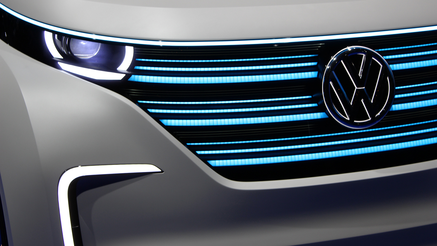 VW Budd-e concept reveal photos