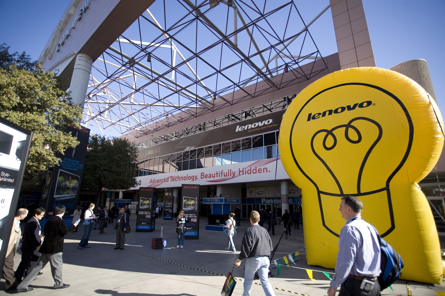 lenovo phasing out motorola brand store storefront sign hq headquaters ces