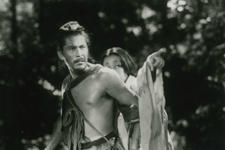 Toshirô Mifune et Machiko Kyô dans Rashomon (1950)