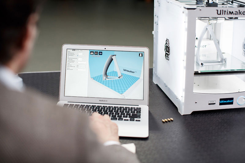 ultimaker unveils two new 3d printers at ces 2016 2 plus makerbot fabricator 1