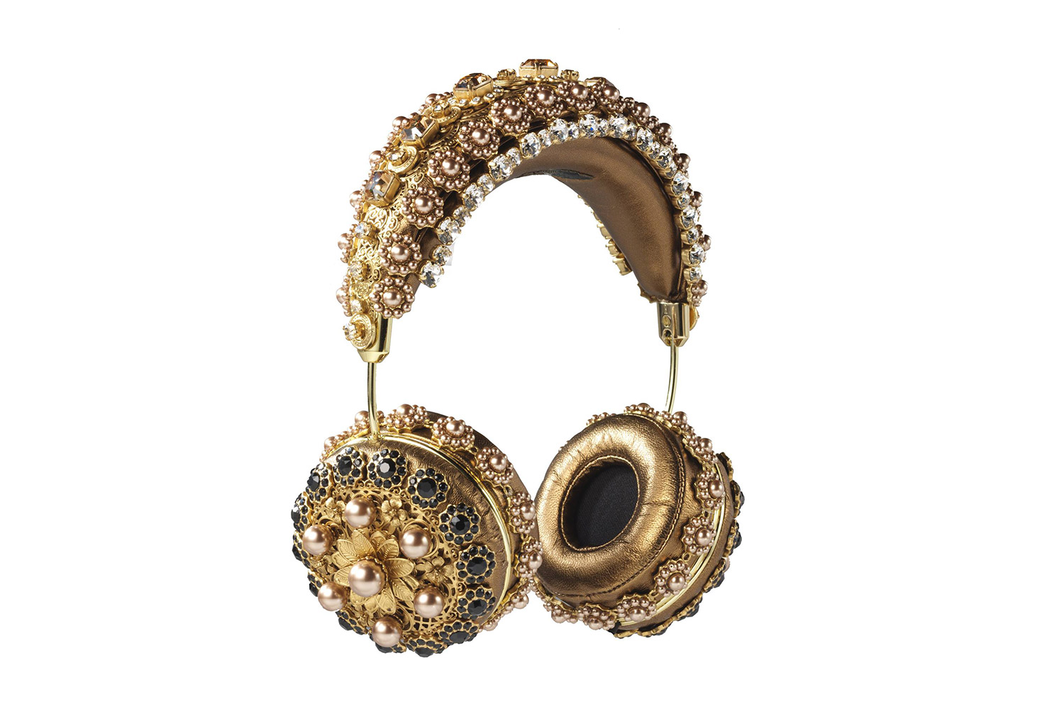 rihanna sells out 9000 dollar dolce gabanna headphones  embellished leather 2