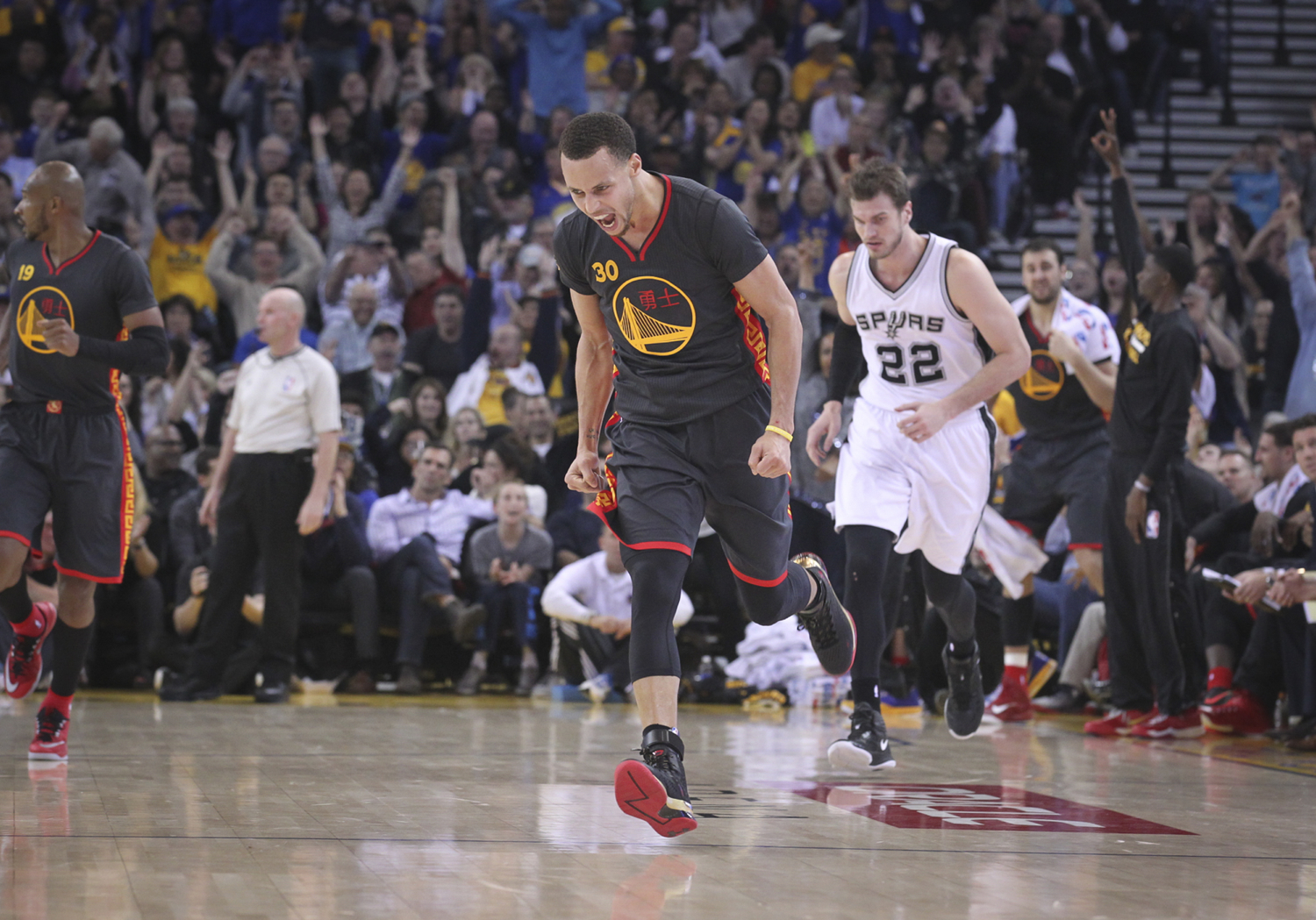 nba photographer jack arent steph curry reacts while playing against the san antonio spurs
