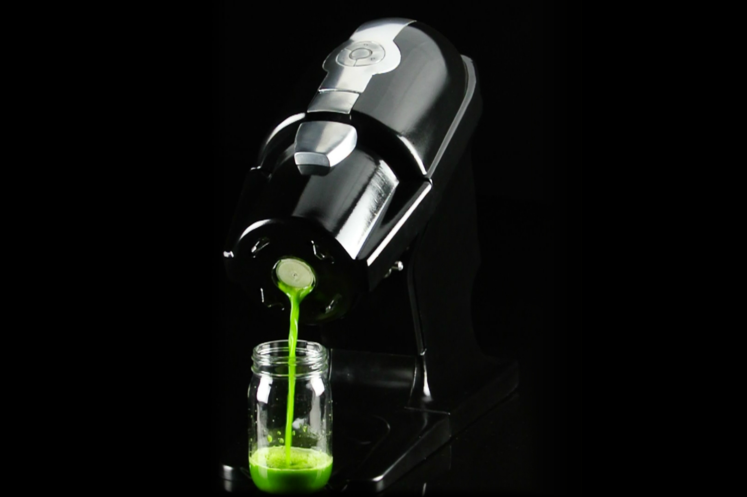 the nutralux is a pod based cold press juicer for home green juice
