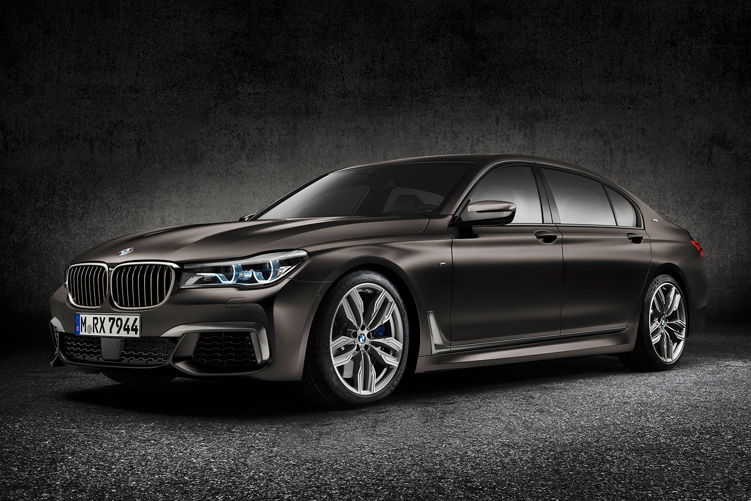 bmw is returning to its m car roots and ushering iperformance into the spotlight 2017 m760li xdrive 0012
