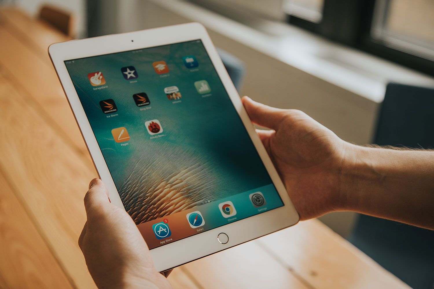 新発売の Apple iPad Pro 9.7 - タブレット