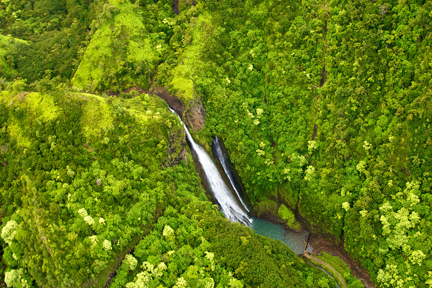 10 famous movie locations you can actually visit jurassic park kauai hawaii 1