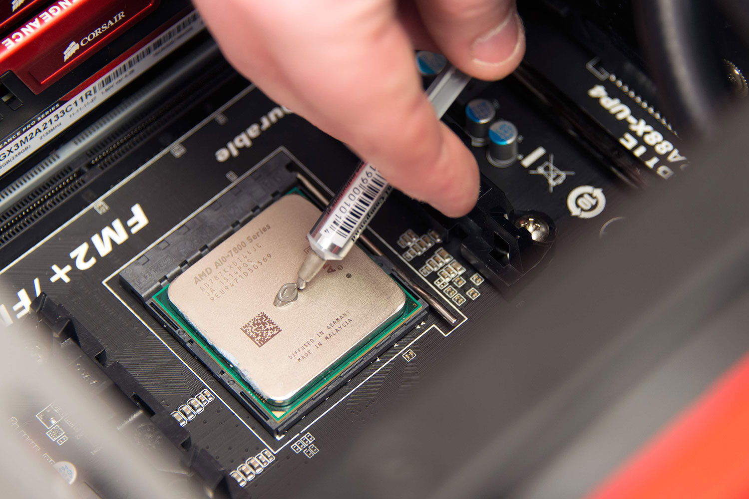 This Is Why You Should Use More Thermal Paste for Your CPU!