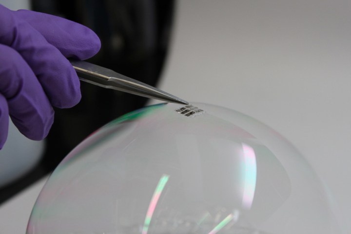 mit tiny solar cell news bubble
