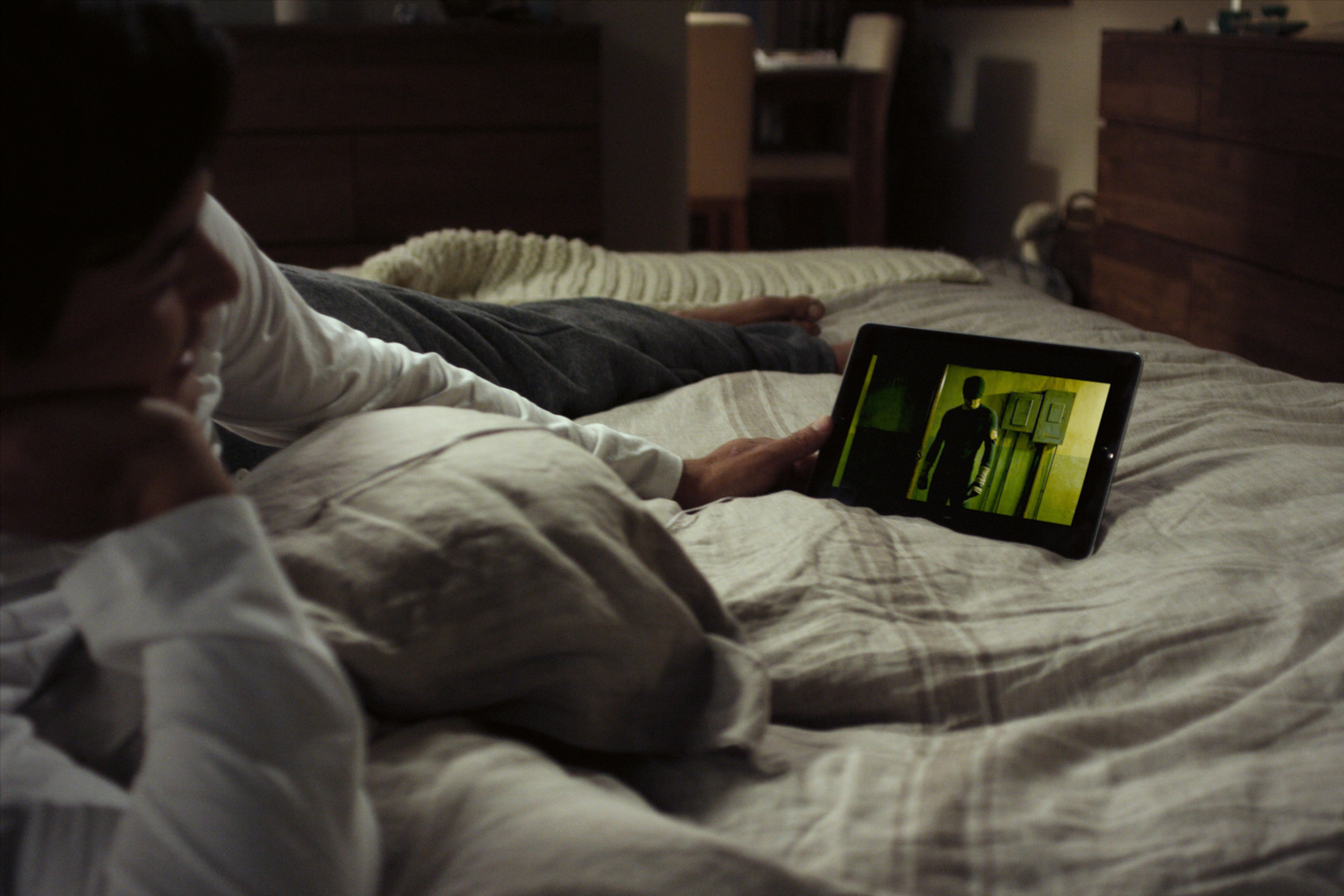 netflix tv decline on tablet person in bed