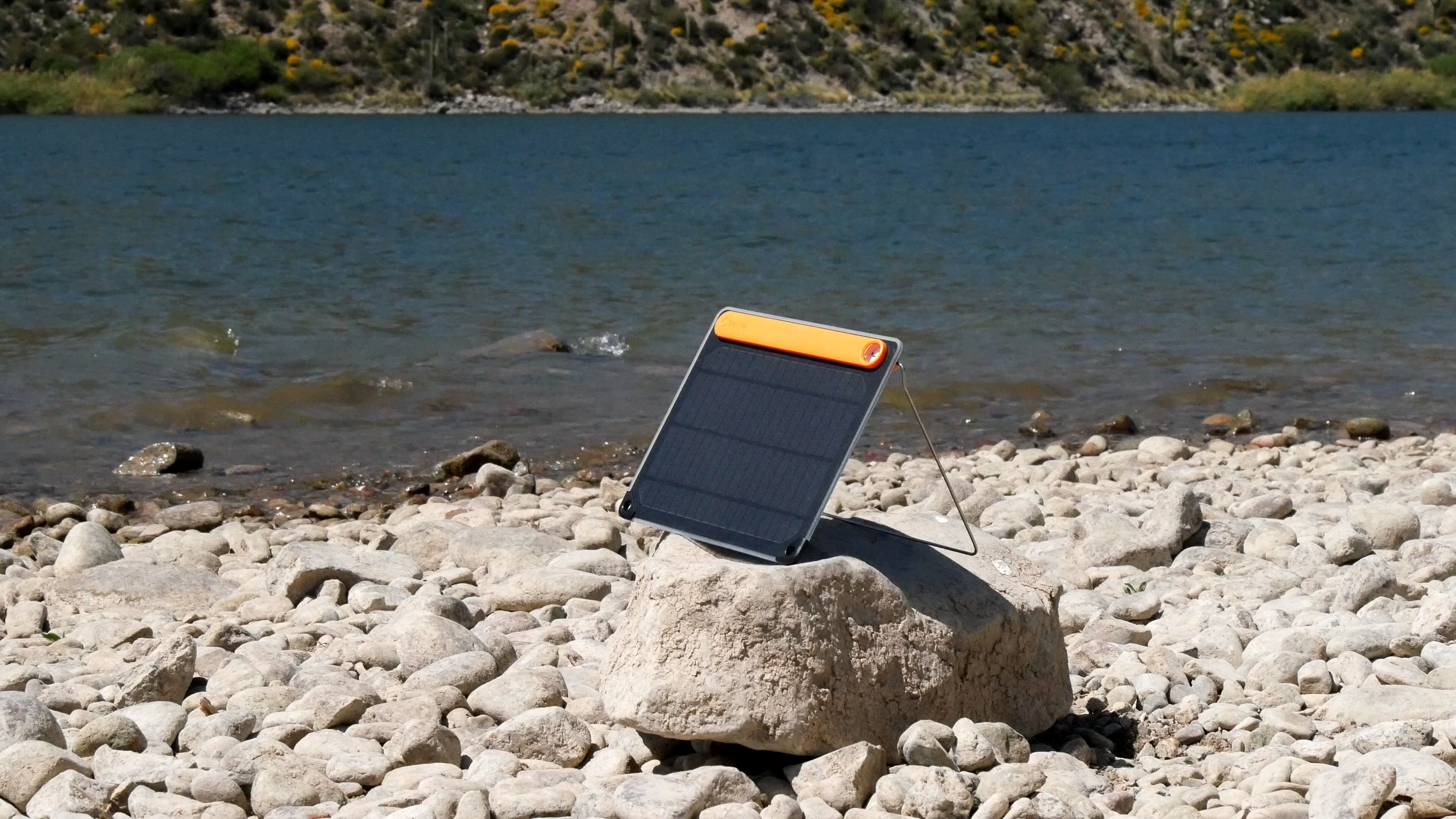 biolite solarpanel powerlight mini video review 01